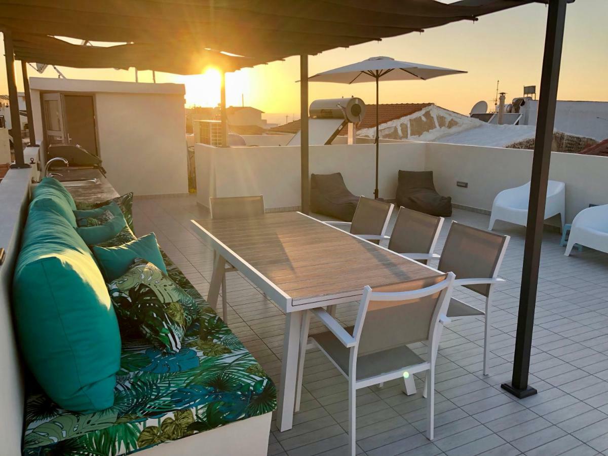 Veranda Panormo Panormos  Luaran gambar
