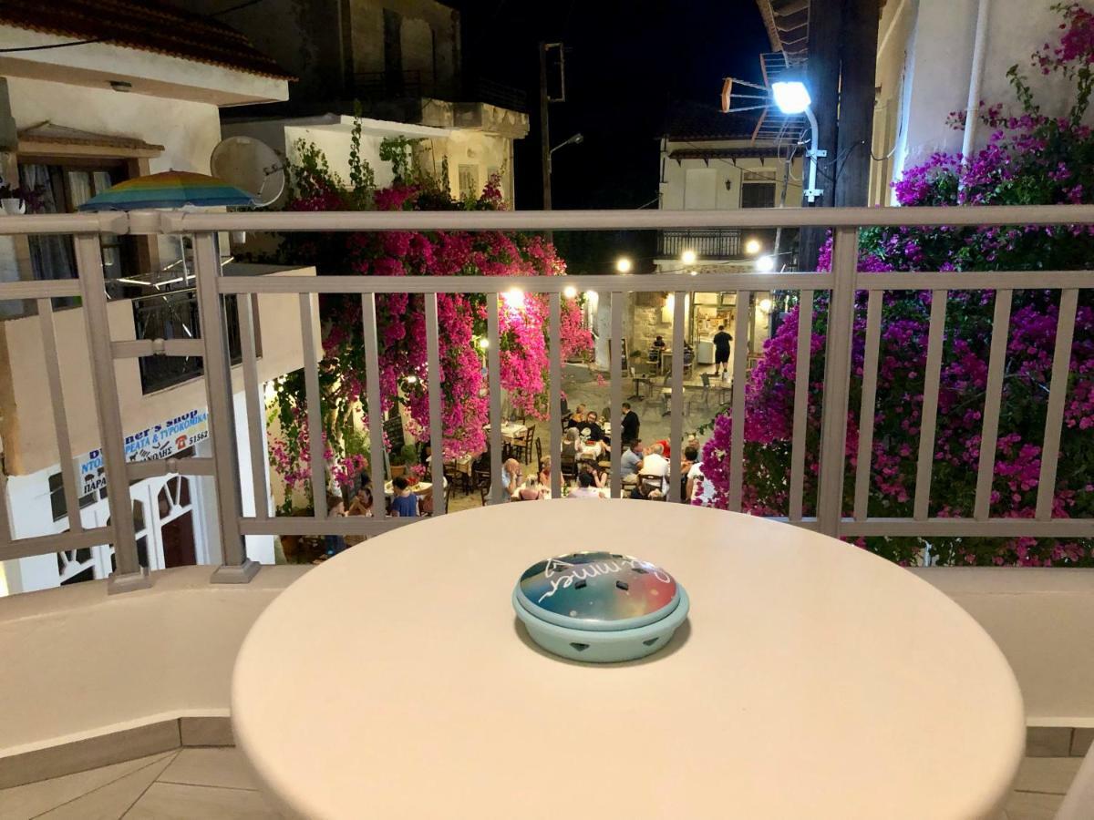 Veranda Panormo Panormos  Luaran gambar