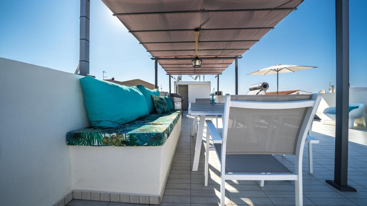 Veranda Panormo Panormos  Luaran gambar
